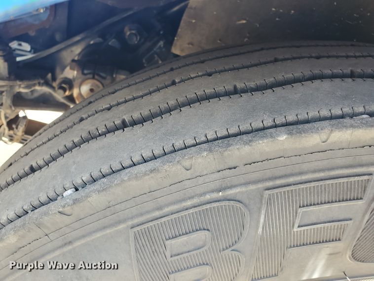 image for item DF5704 2006 Kenworth W900L  semi truck