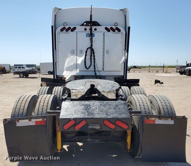 image for item DF5705 2006 Kenworth W900L  semi truck