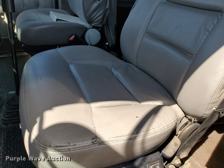 image for item DF5705 2006 Kenworth W900L  semi truck