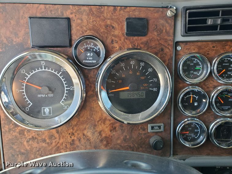 image for item DF5705 2006 Kenworth W900L  semi truck