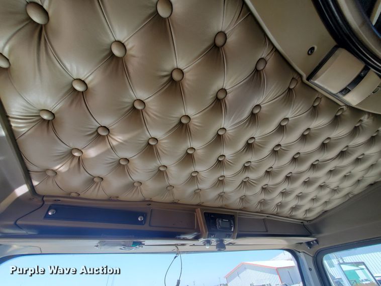 image for item DF5705 2006 Kenworth W900L  semi truck