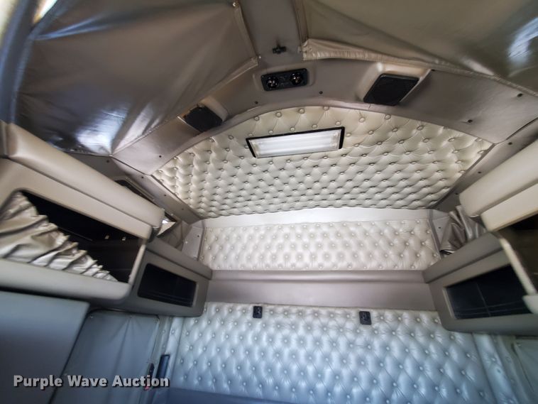 image for item DF5705 2006 Kenworth W900L  semi truck