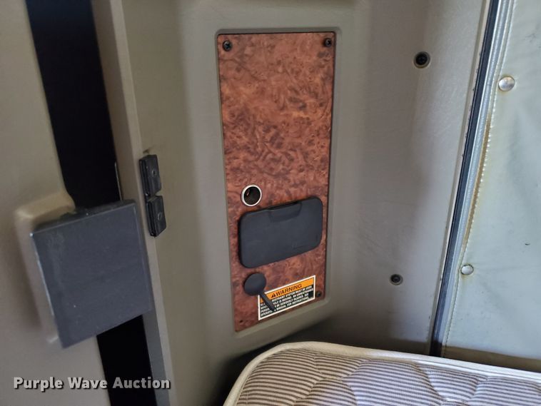 image for item DF5705 2006 Kenworth W900L  semi truck