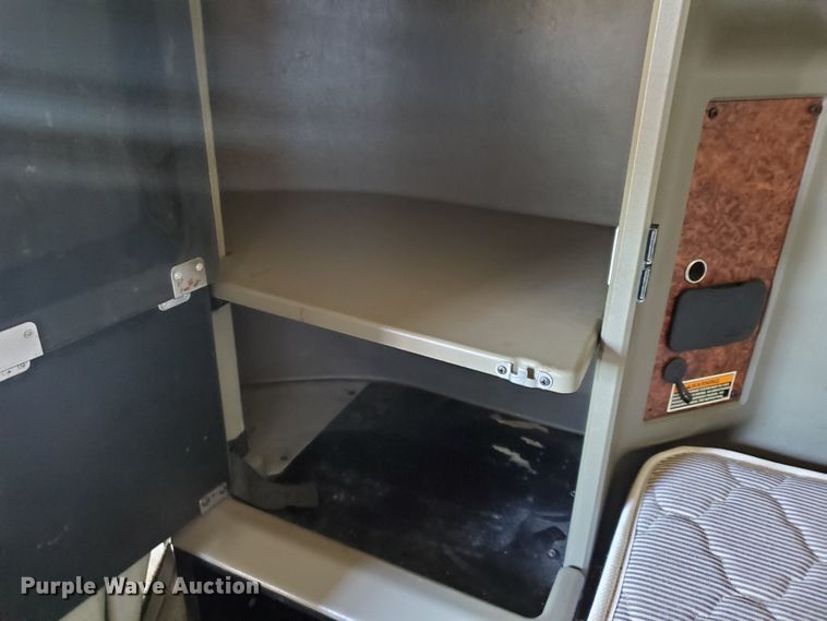 image for item DF5705 2006 Kenworth W900L  semi truck