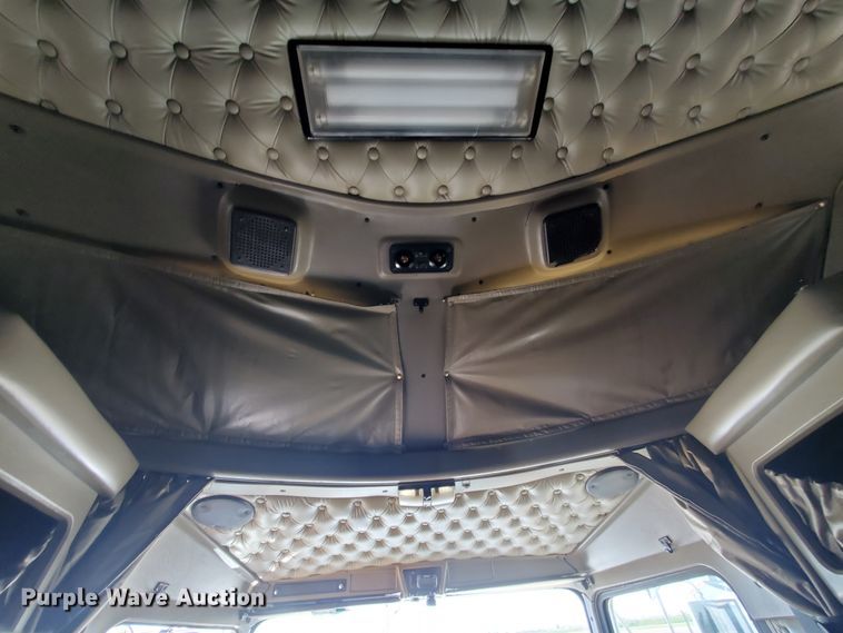 image for item DF5705 2006 Kenworth W900L  semi truck