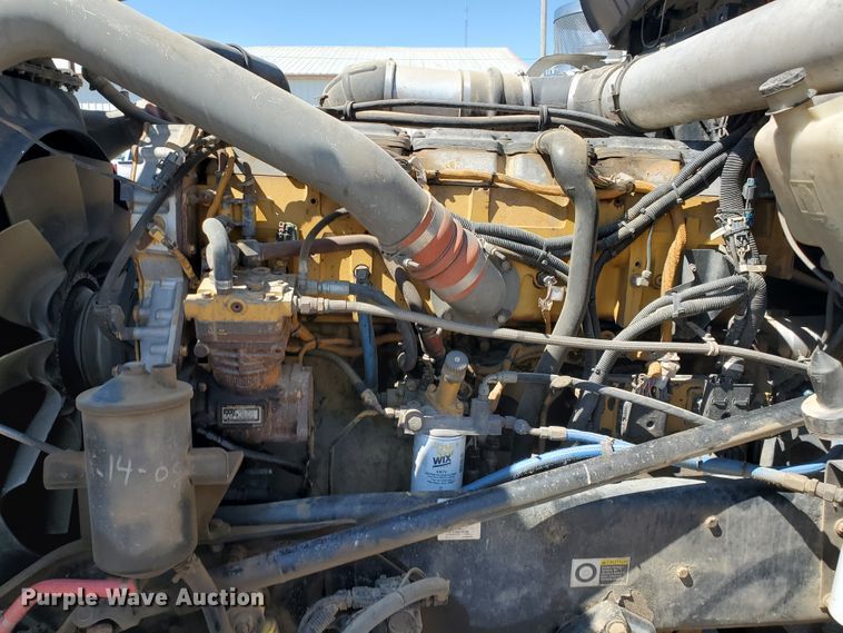 image for item DF5705 2006 Kenworth W900L  semi truck