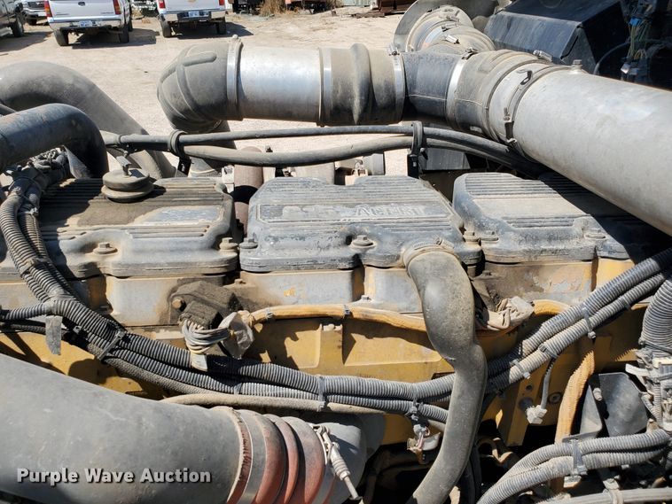 image for item DF5705 2006 Kenworth W900L  semi truck