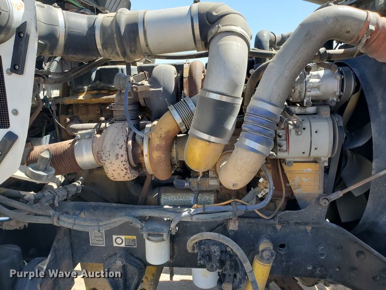 image for item DF5705 2006 Kenworth W900L  semi truck