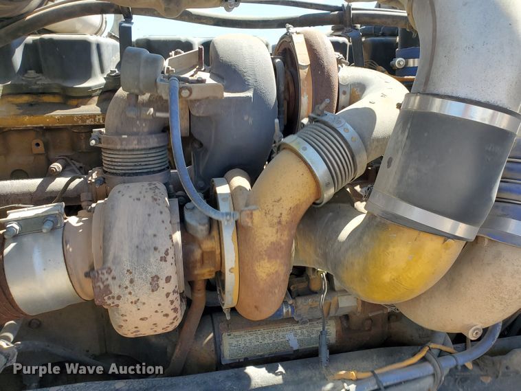 image for item DF5705 2006 Kenworth W900L  semi truck