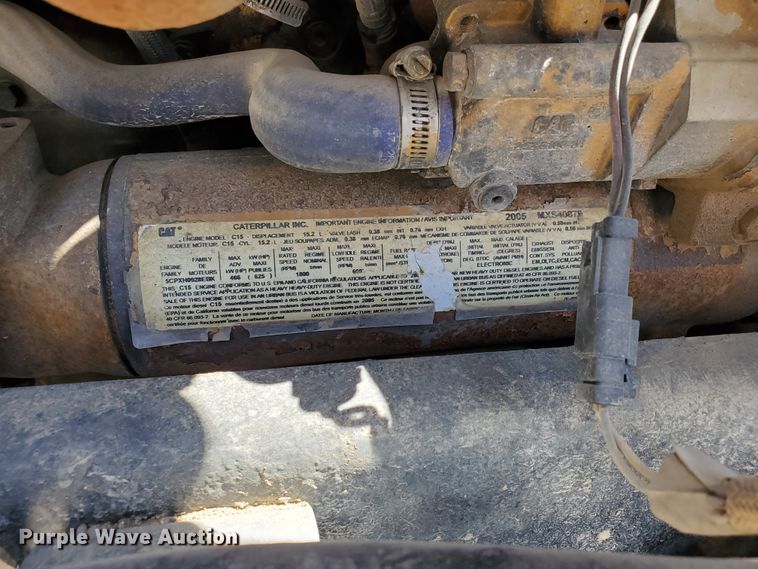 image for item DF5705 2006 Kenworth W900L  semi truck