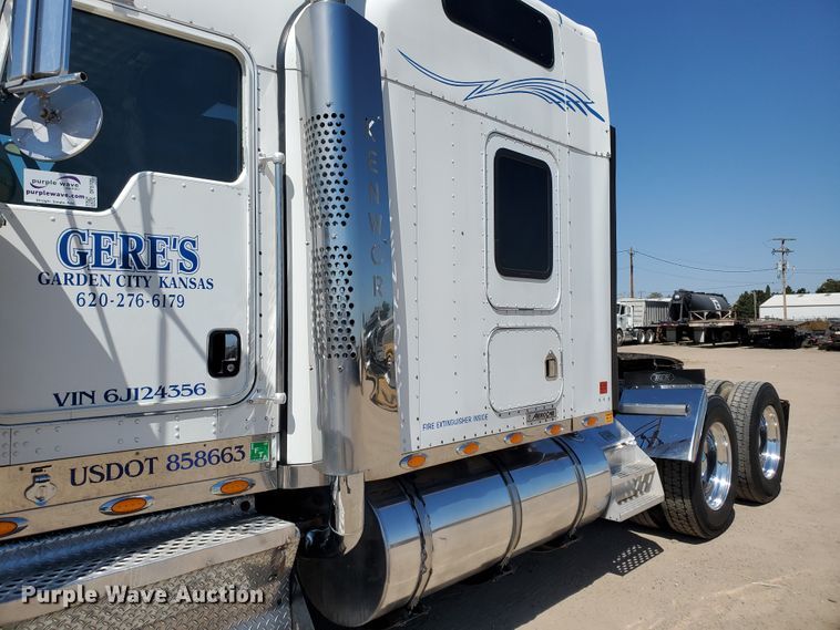 image for item DF5705 2006 Kenworth W900L  semi truck
