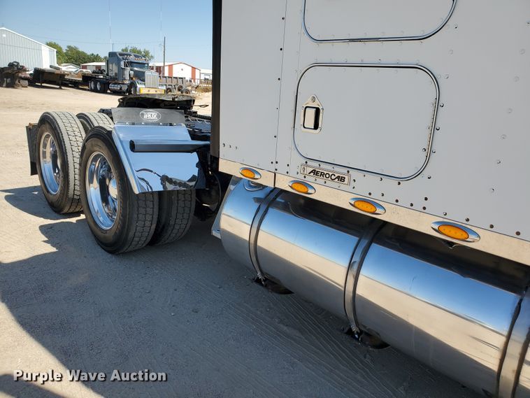 image for item DF5705 2006 Kenworth W900L  semi truck