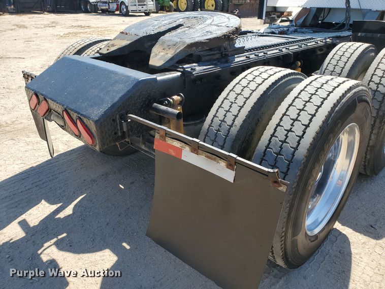 image for item DF5705 2006 Kenworth W900L  semi truck