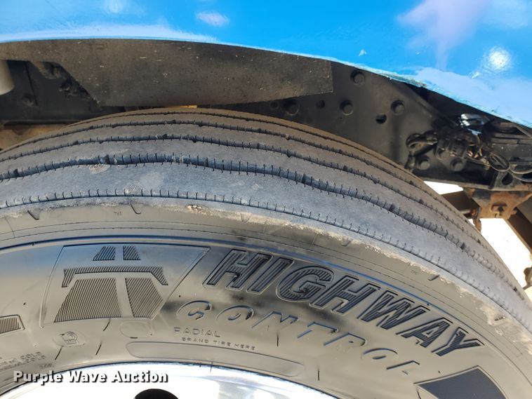 image for item DF5705 2006 Kenworth W900L  semi truck