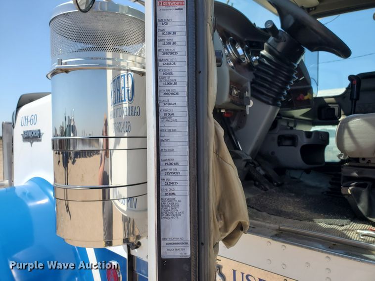 image for item DF5705 2006 Kenworth W900L  semi truck