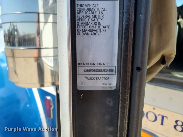 image for item DF5705 2006 Kenworth W900L  semi truck