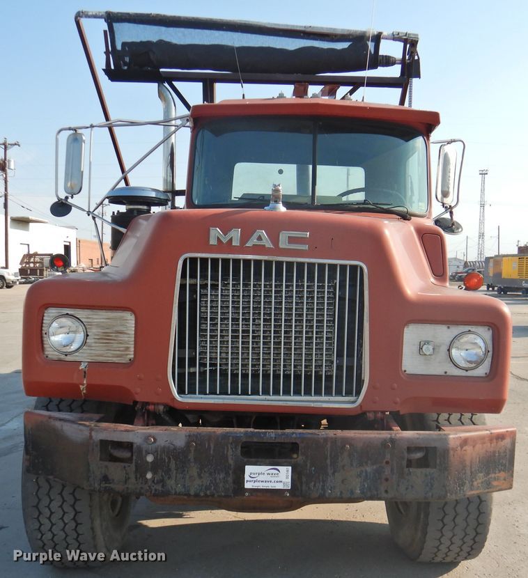 image for item DG1461 1981 Mack DM6855  roll off container truck