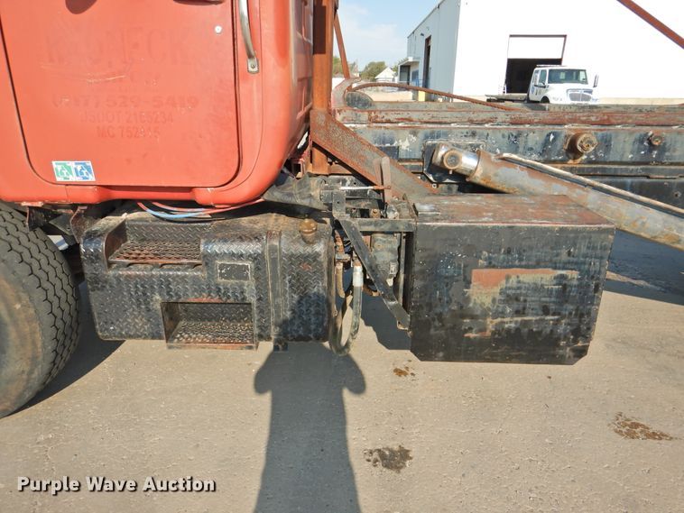 image for item DG1461 1981 Mack DM6855  roll off container truck