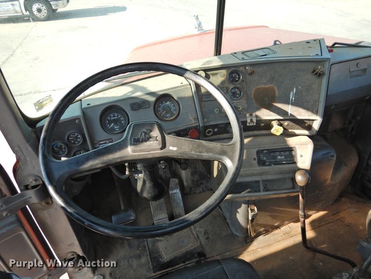 image for item DG1461 1981 Mack DM6855  roll off container truck