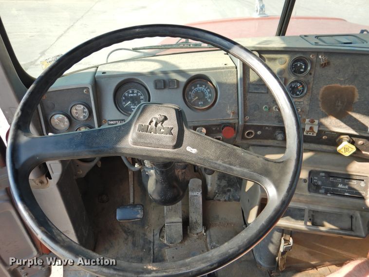 image for item DG1461 1981 Mack DM6855  roll off container truck