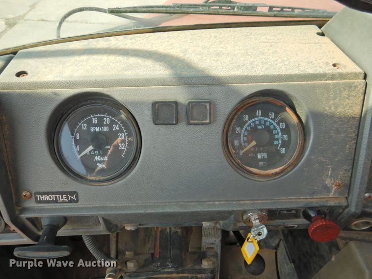 image for item DG1461 1981 Mack DM6855  roll off container truck