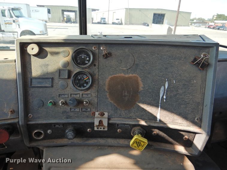 image for item DG1461 1981 Mack DM6855  roll off container truck