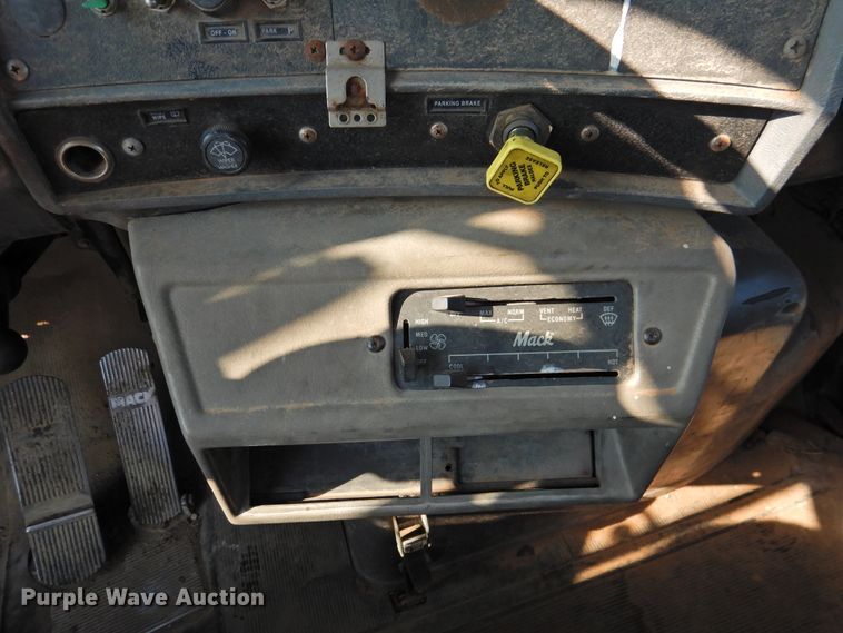 image for item DG1461 1981 Mack DM6855  roll off container truck