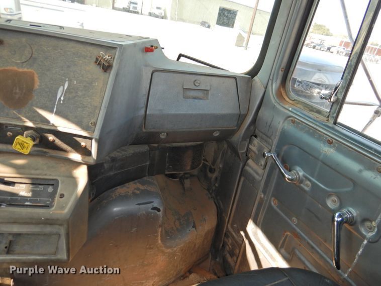 image for item DG1461 1981 Mack DM6855  roll off container truck