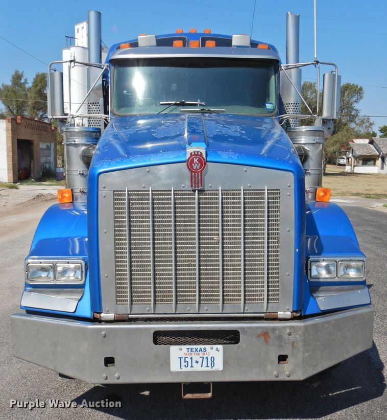image for item DG1462 2007 Kenworth T800B  semi truck