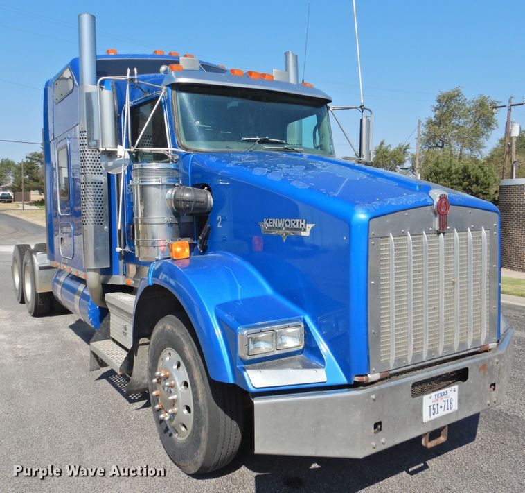 image for item DG1462 2007 Kenworth T800B  semi truck