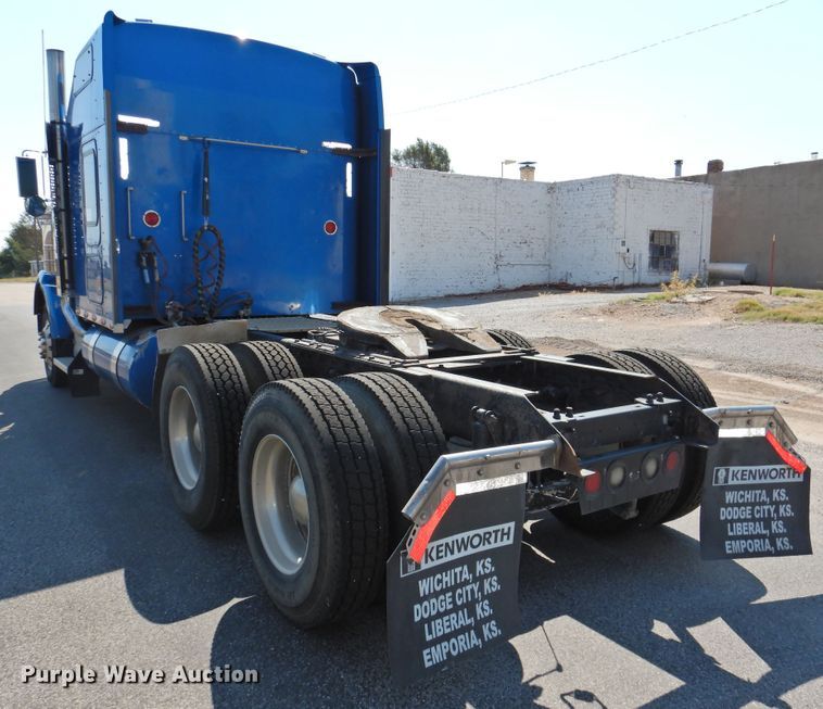 image for item DG1462 2007 Kenworth T800B  semi truck