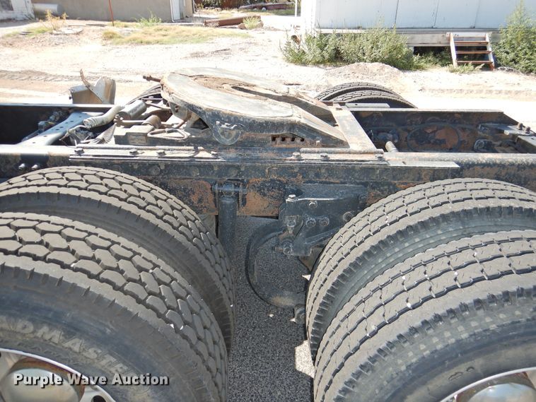 image for item DG1462 2007 Kenworth T800B  semi truck