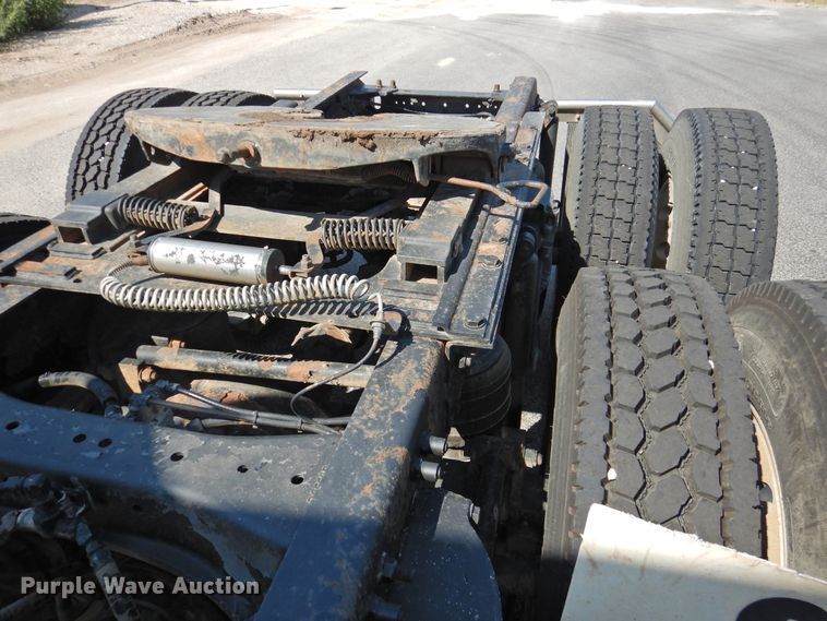 image for item DG1462 2007 Kenworth T800B  semi truck