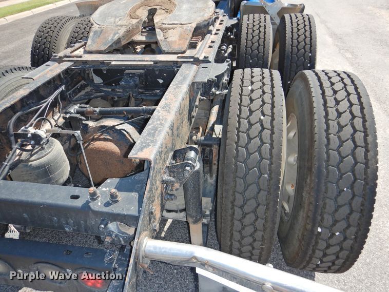 image for item DG1462 2007 Kenworth T800B  semi truck