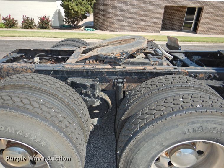 image for item DG1462 2007 Kenworth T800B  semi truck