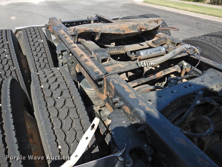 image for item DG1462 2007 Kenworth T800B  semi truck