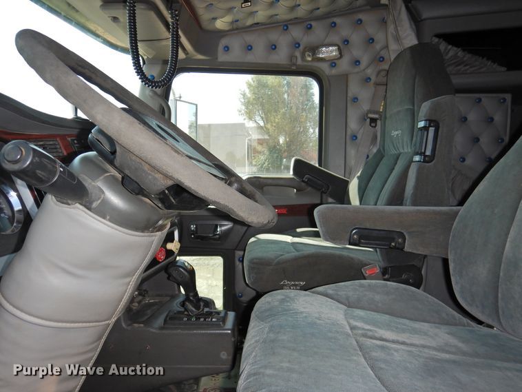 image for item DG1462 2007 Kenworth T800B  semi truck