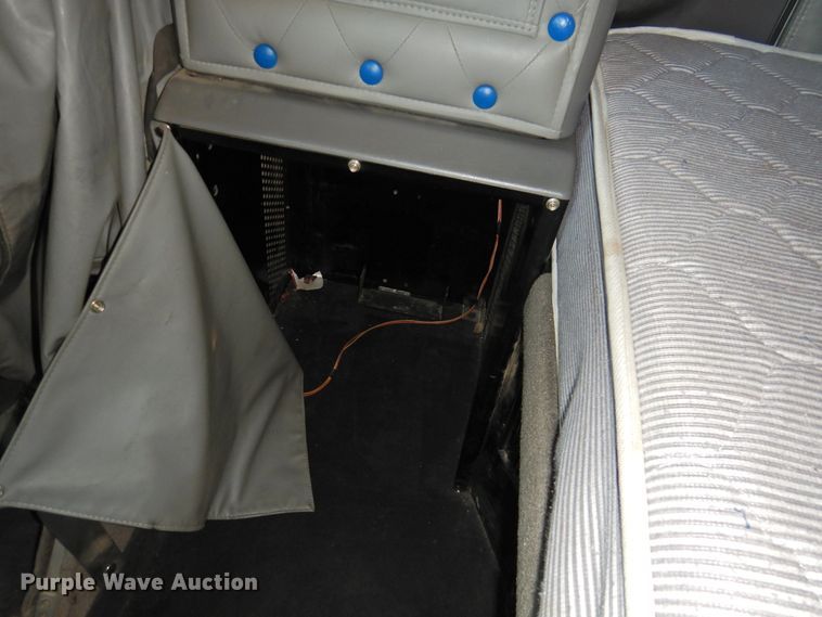 image for item DG1462 2007 Kenworth T800B  semi truck