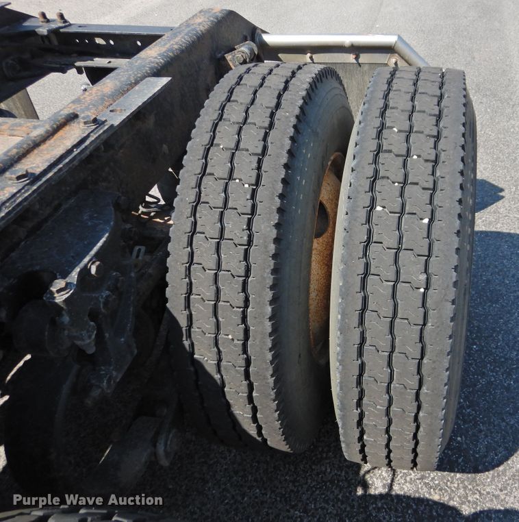 image for item DG1462 2007 Kenworth T800B  semi truck