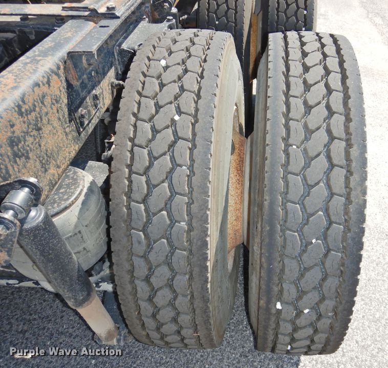 image for item DG1462 2007 Kenworth T800B  semi truck