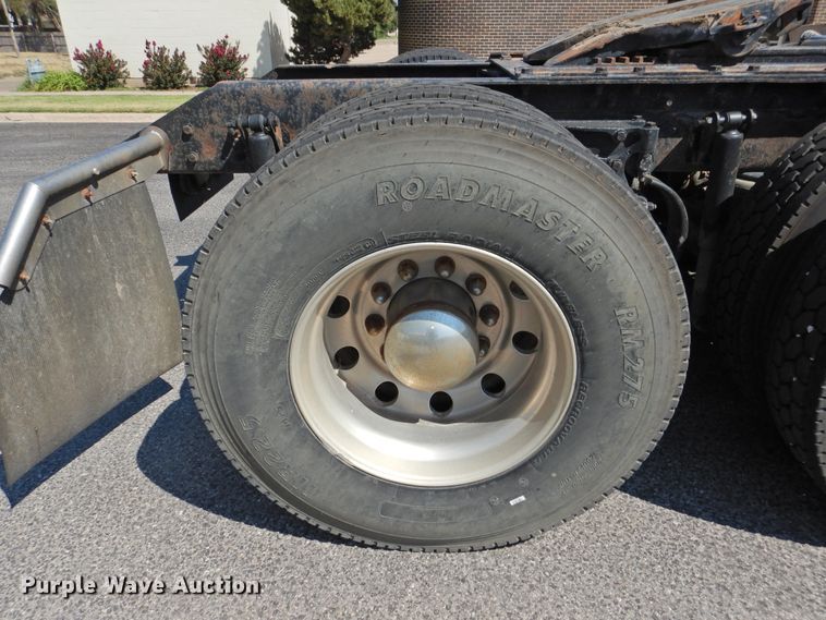 image for item DG1462 2007 Kenworth T800B  semi truck