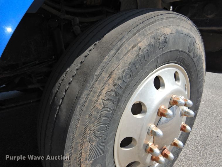 image for item DG1462 2007 Kenworth T800B  semi truck