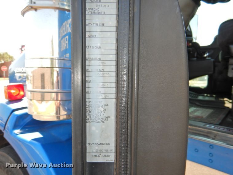 image for item DG1462 2007 Kenworth T800B  semi truck