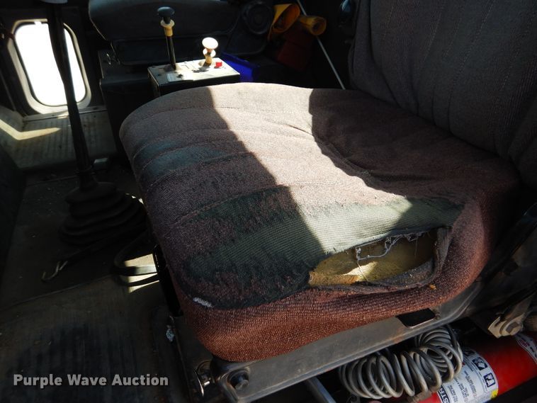 image for item DG1467 1995 International 9400  semi truck