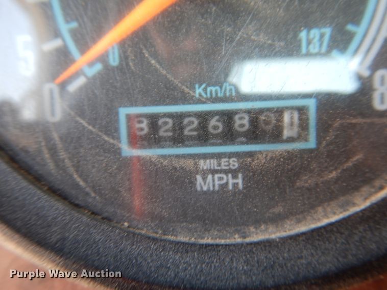 image for item DG1467 1995 International 9400  semi truck