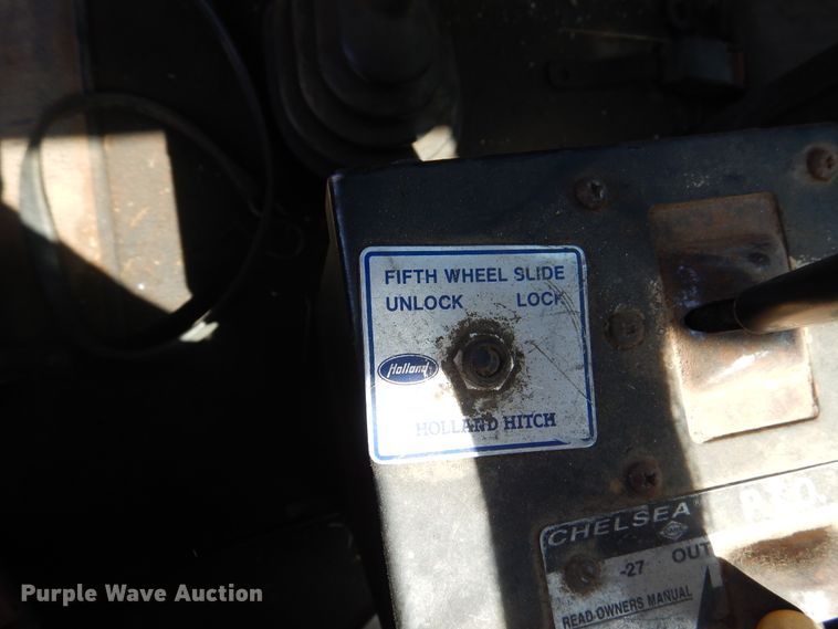 image for item DG1467 1995 International 9400  semi truck