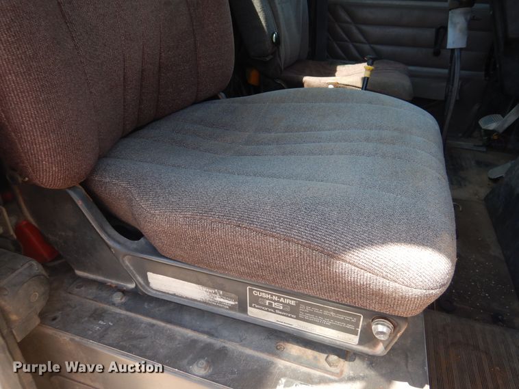 image for item DG1467 1995 International 9400  semi truck