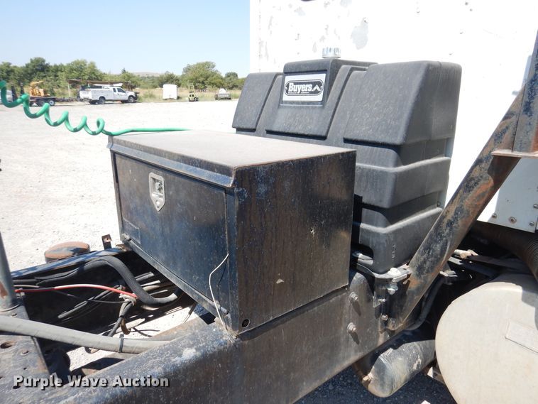 image for item DG1467 1995 International 9400  semi truck