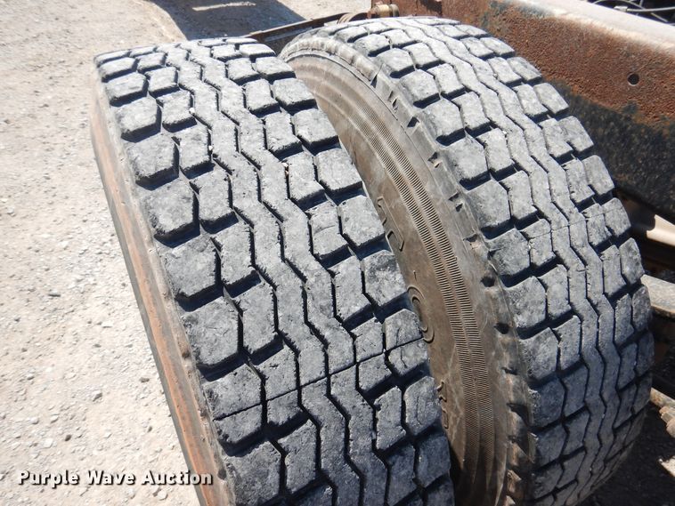 image for item DG1467 1995 International 9400  semi truck