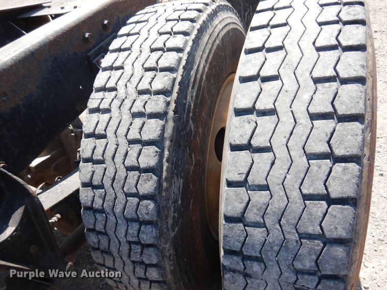 image for item DG1467 1995 International 9400  semi truck